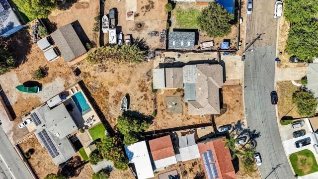 1852 Peppervilla Drive, El Cajon, CA 92021