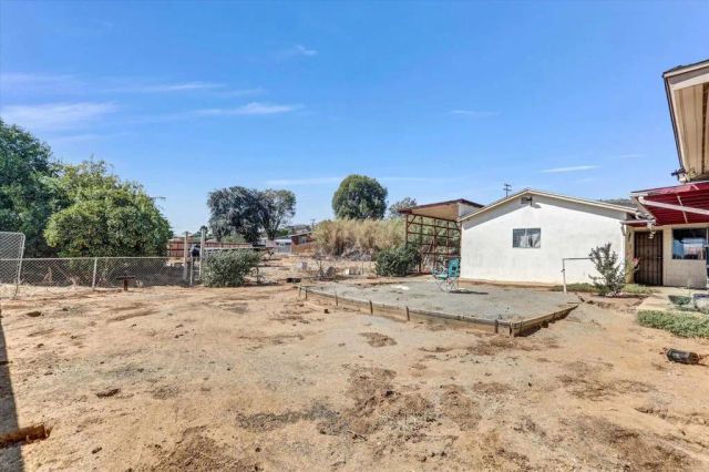 1852 Peppervilla Drive, El Cajon, CA 92021