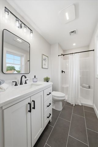 67 Kenway Avenue, Warwick, RI 02889
