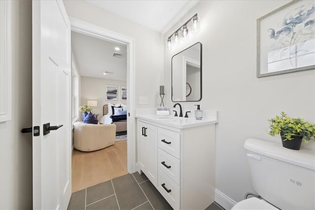 67 Kenway Avenue, Warwick, RI 02889
