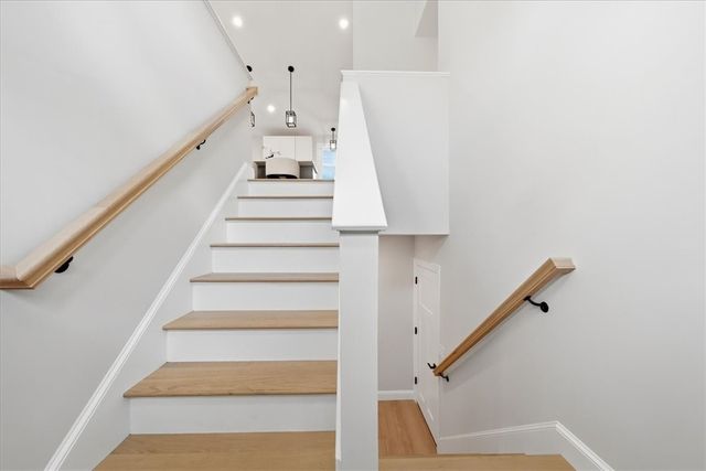 67 Kenway Avenue, Warwick, RI 02889