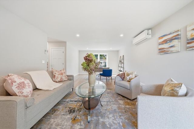 67 Kenway Avenue, Warwick, RI 02889
