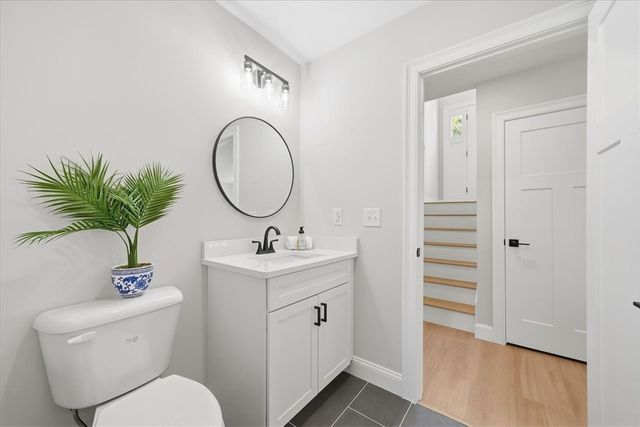 67 Kenway Avenue, Warwick, RI 02889