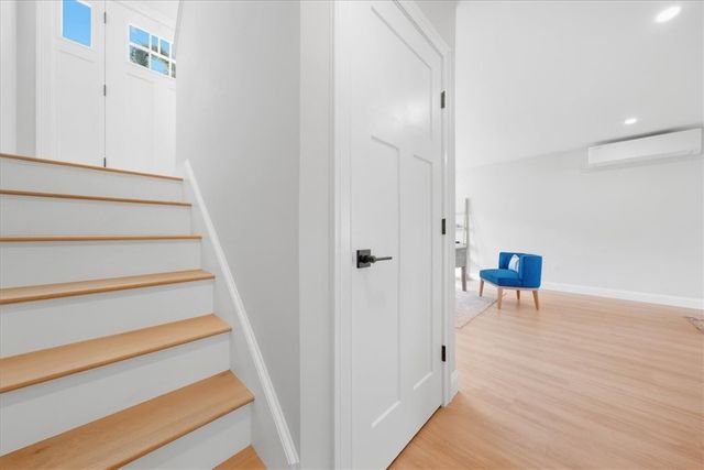 67 Kenway Avenue, Warwick, RI 02889