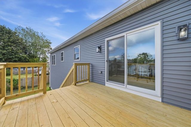 67 Kenway Avenue, Warwick, RI 02889