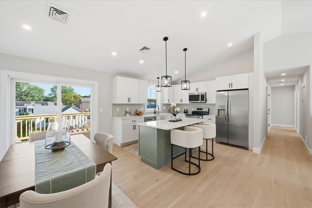 67 Kenway Avenue, Warwick, RI 02889