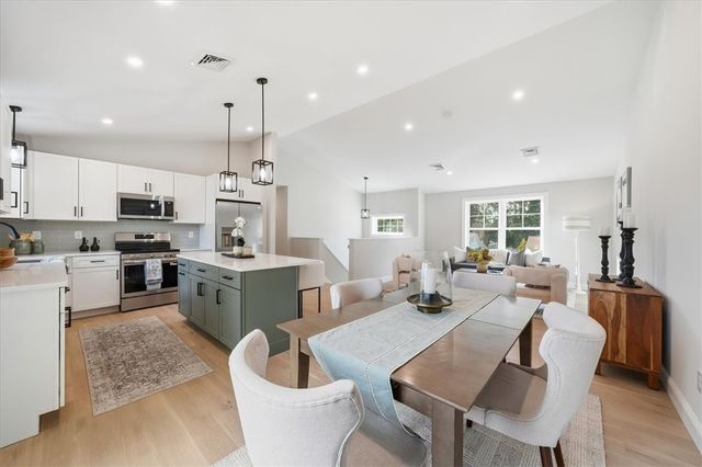 67 Kenway Avenue, Warwick, RI 02889