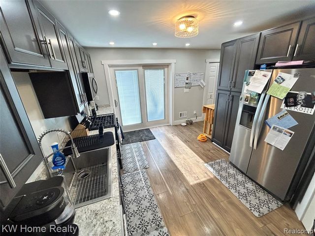 28260 Felician Street, Roseville, MI 48066