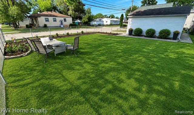 28260 Felician Street, Roseville, MI 48066
