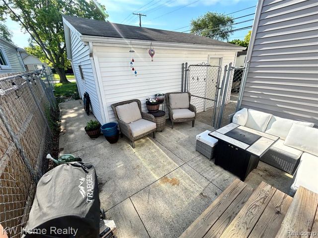 28260 Felician Street, Roseville, MI 48066