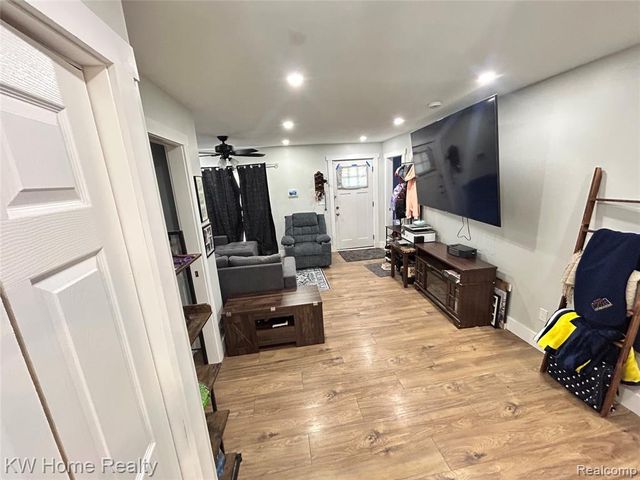 28260 Felician Street, Roseville, MI 48066