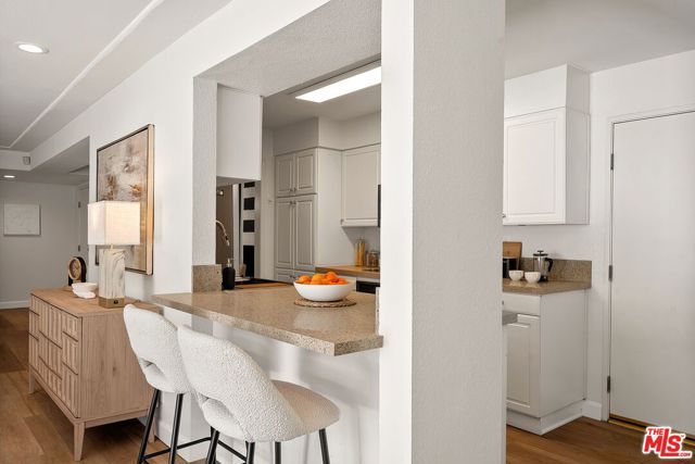 5050 Coldwater Canyon Avenue 203, Sherman Oaks, CA 91423