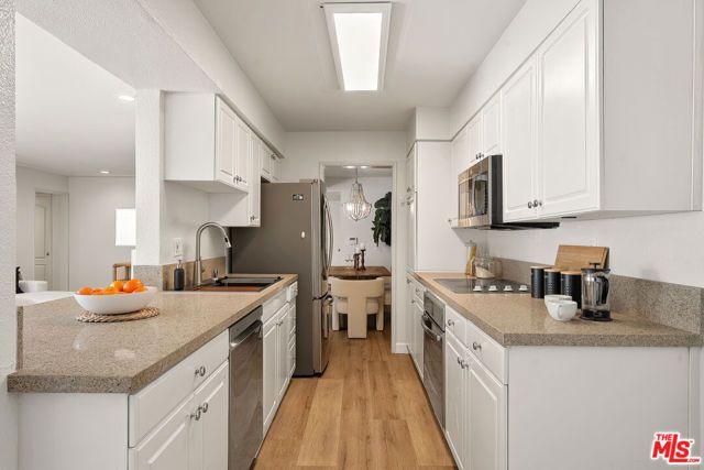 5050 Coldwater Canyon Avenue 203, Sherman Oaks, CA 91423