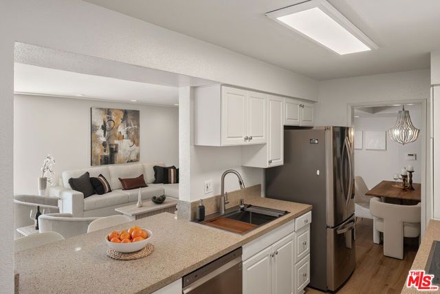 5050 Coldwater Canyon Avenue 203, Sherman Oaks, CA 91423