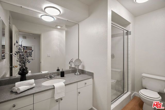 5050 Coldwater Canyon Avenue 203, Sherman Oaks, CA 91423