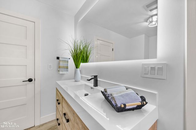 343 Beaupre Avenue, Grosse Pointe Farms, MI 48236