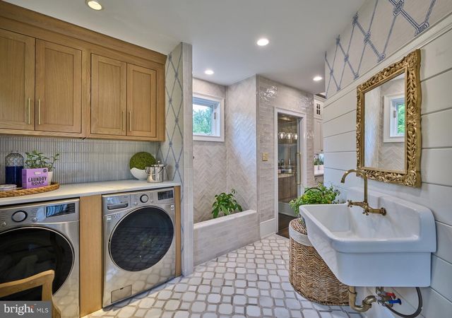 3050 AQUETONG RD, New Hope, PA 18938