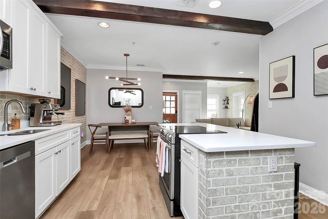 105 S Summit Avenue, Charlotte, NC 28208