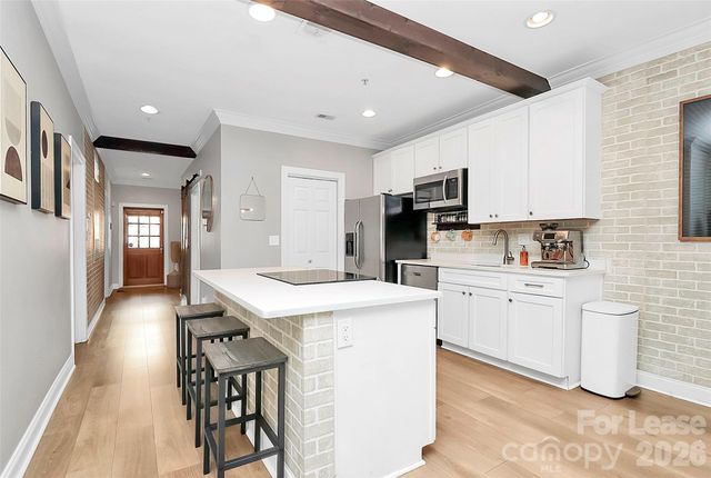 105 S Summit Avenue, Charlotte, NC 28208