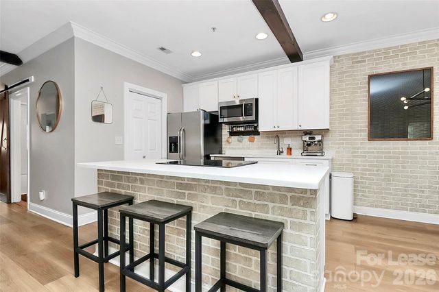 105 S Summit Avenue, Charlotte, NC 28208