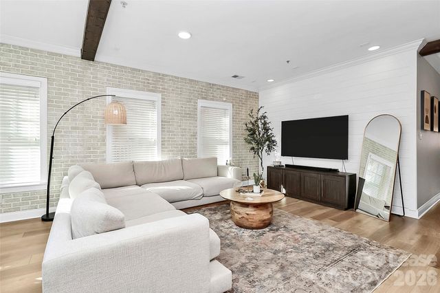 105 S Summit Avenue, Charlotte, NC 28208