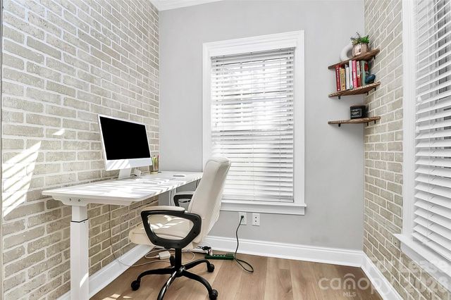 105 S Summit Avenue, Charlotte, NC 28208