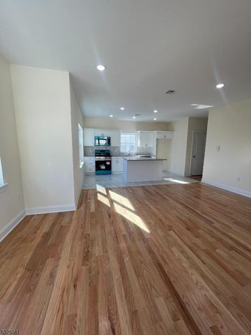 89 W End Ave, Newark City, NJ 07106