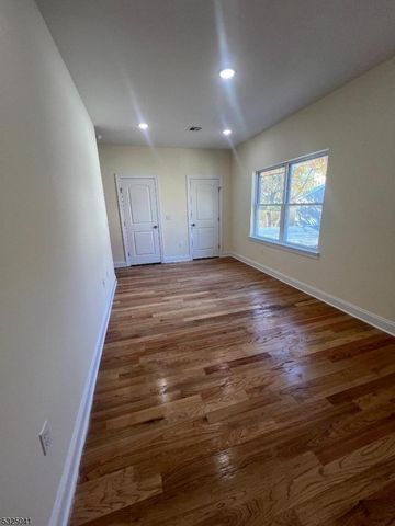 89 W End Ave, Newark City, NJ 07106