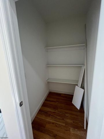 89 W End Ave, Newark City, NJ 07106