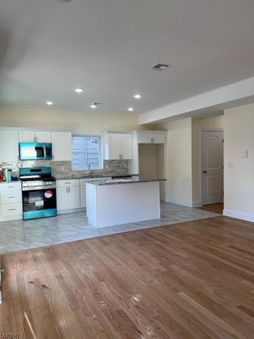 89 W End Ave, Newark City, NJ 07106