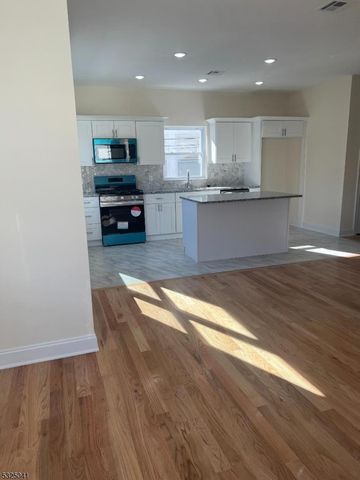 89 W End Ave, Newark City, NJ 07106