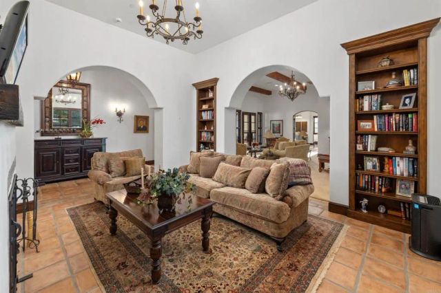 6870 La Valle Plateada, Rancho Santa Fe, CA 92067