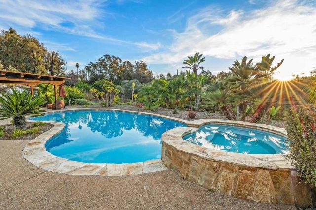 6870 La Valle Plateada, Rancho Santa Fe, CA 92067