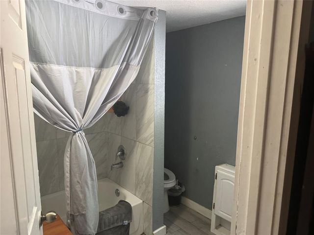 145 N Kowald LN, New Braunfels, TX 78130