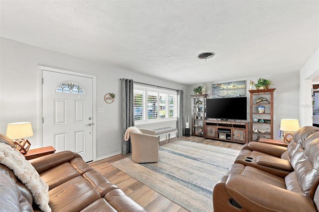 8919 109TH LANE, Seminole, FL 33772