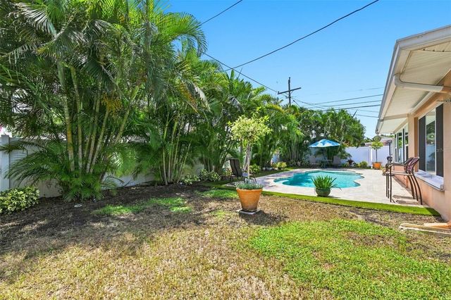 8919 109TH LANE, Seminole, FL 33772