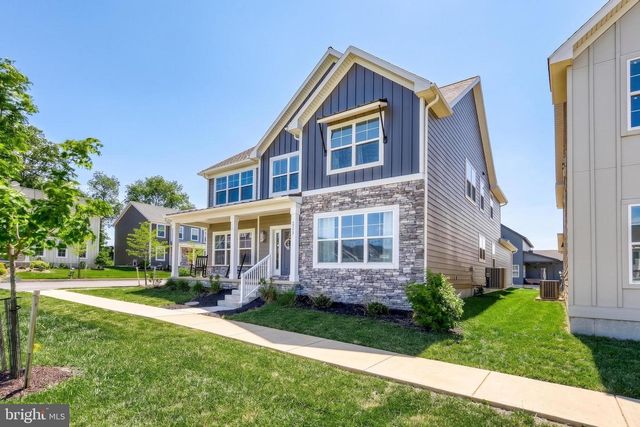 2418 HAWTHORNE DR, Harrisburg, PA 17110