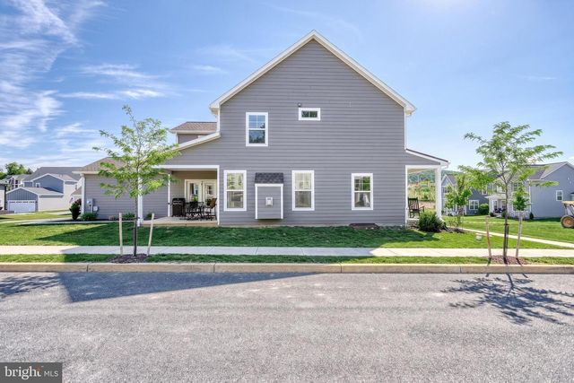 2418 HAWTHORNE DR, Harrisburg, PA 17110