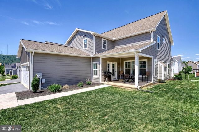 2418 HAWTHORNE DR, Harrisburg, PA 17110
