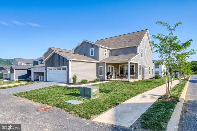 2418 HAWTHORNE DR, Harrisburg, PA 17110