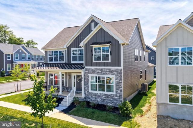 2418 HAWTHORNE DR, Harrisburg, PA 17110