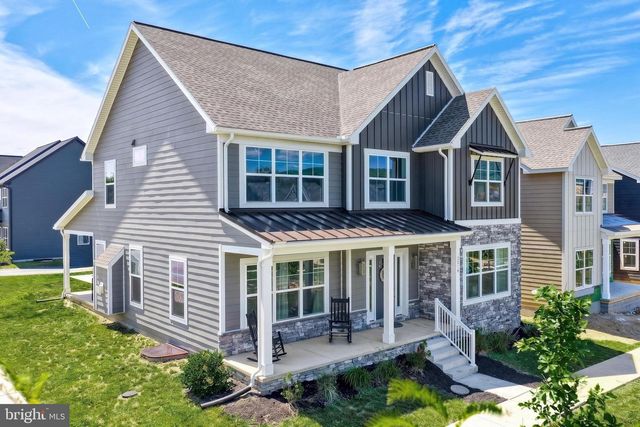 2418 HAWTHORNE DR, Harrisburg, PA 17110