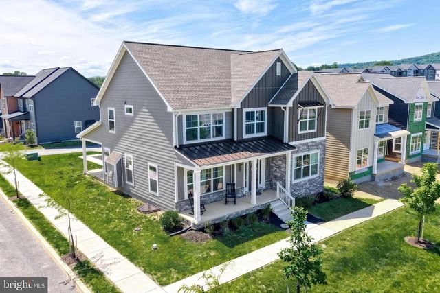 2418 HAWTHORNE DR, Harrisburg, PA 17110