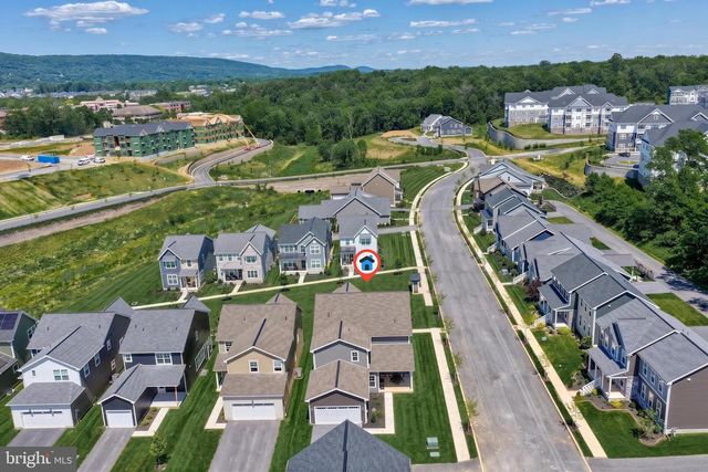 2418 HAWTHORNE DR, Harrisburg, PA 17110