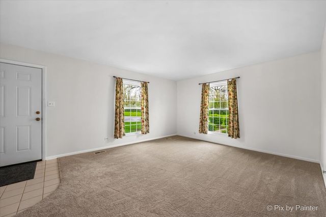 20 Red Oak Trail, Cary, IL 60013