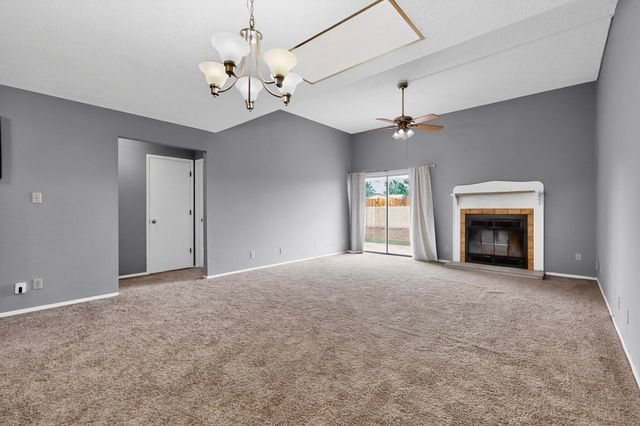 704 STALLION Road SE, Rio Rancho, NM 87124