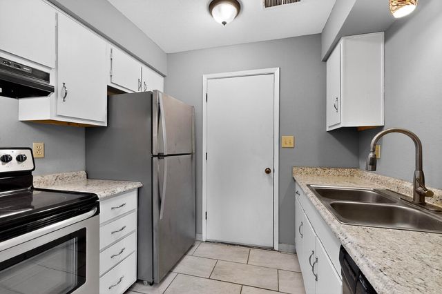 704 STALLION Road SE, Rio Rancho, NM 87124