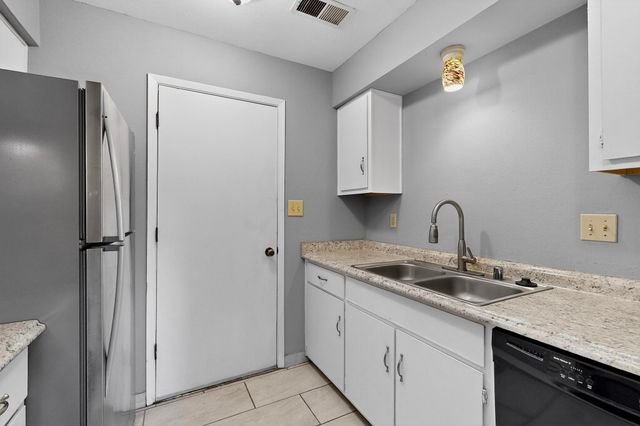 704 STALLION Road SE, Rio Rancho, NM 87124