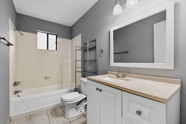 704 STALLION Road SE, Rio Rancho, NM 87124