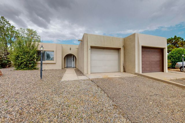 704 STALLION Road SE, Rio Rancho, NM 87124
